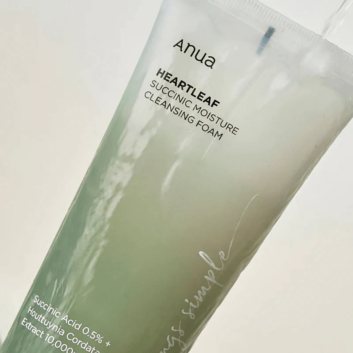 Gentle gel cleanser for acne-prone and sensitive skin.